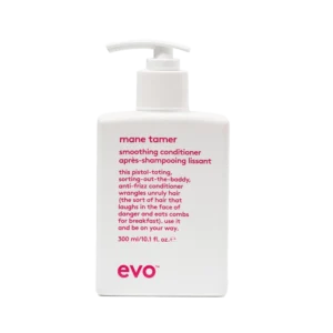 Witte fles van 300 ml Evo Mane Tamer Smoothing Conditioner met pomp en roze tekst op de voorkant.