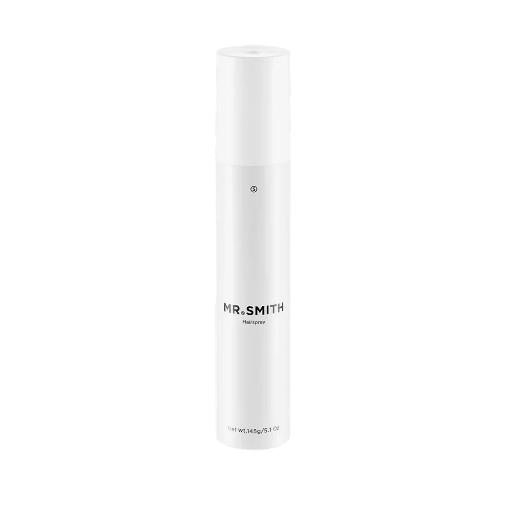 Witte spuitbus van Mr. Smith Hairspray van 145 gram tegen een zwarte achtergrond.