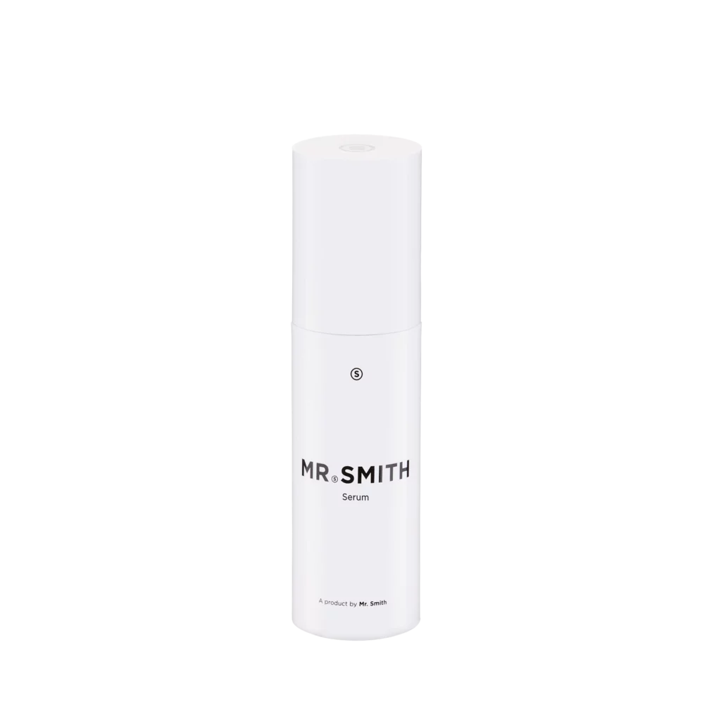 Witte flacon van 100 ml Mr. Smith Serum met minimalistisch zwart logo en opschrift.